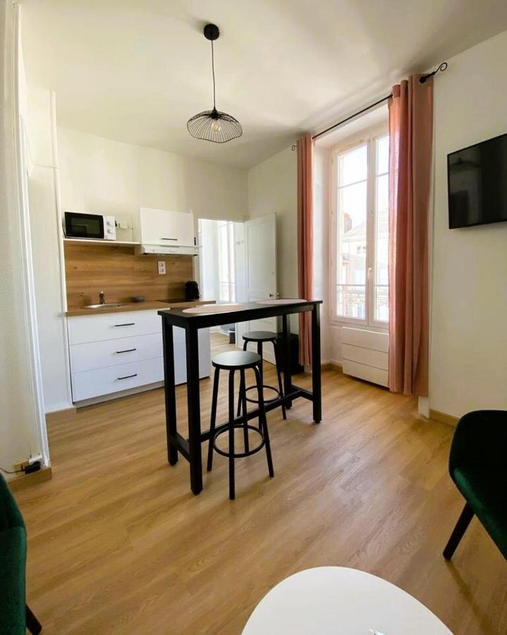 Au Coeur De Ville Laval (Mayenne) Quarto foto