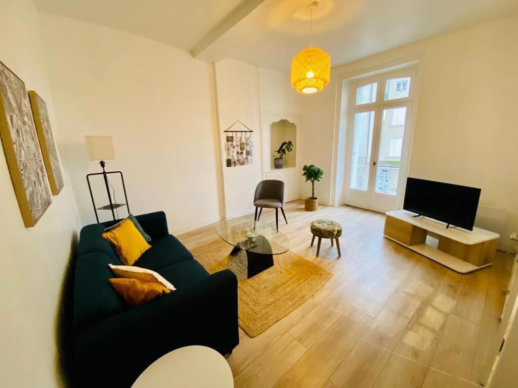 Au Coeur De Ville Laval (Mayenne) Quarto foto
