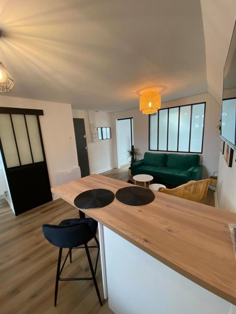 Au Coeur De Ville Laval (Mayenne) Quarto foto
