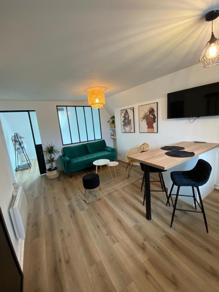 Au Coeur De Ville Laval (Mayenne) Quarto foto