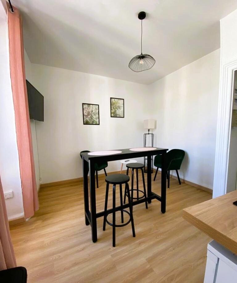 Au Coeur De Ville Laval (Mayenne) Quarto foto